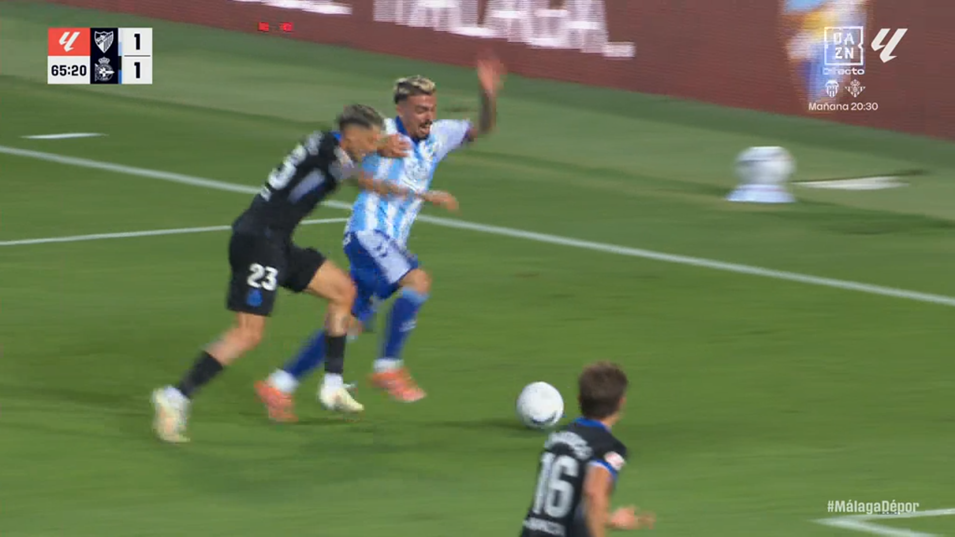 El polémico penalti no pitado al Málaga ante el Deportivo en la jornada 2 El polémico penalti no pitado al Málaga ante el Deportivo en la jornada 2
