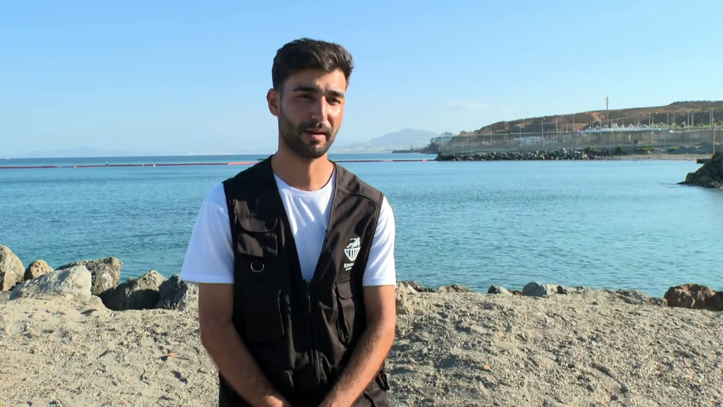 La historia de Mohamed El Harrak, migrante que llegó a España con nueve años en los bajos de un camión y hoy ayuda a migrantes menores con su fundación
