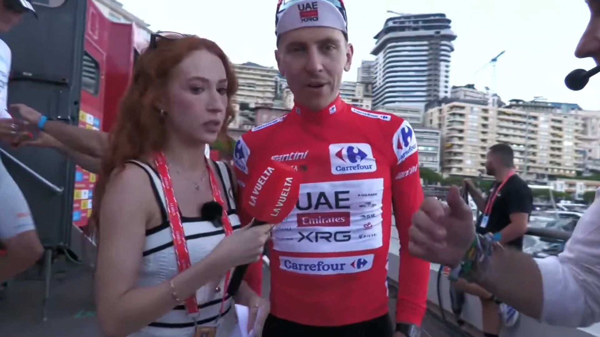 La 'influencer' Erola Jons junto a Tadej Pogacar en La Vuelta a España La 'influencer' Erola Jons junto a Tadej Pogacar en La Vuelta a España