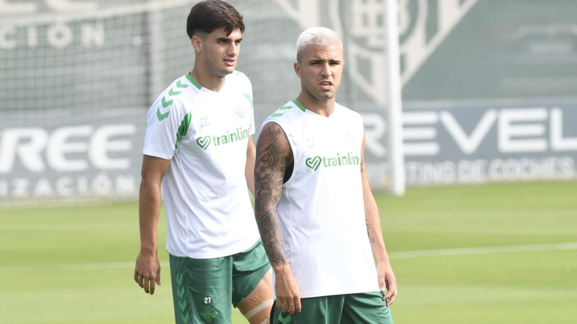 Morante y Pablo García, durante el entrenamiento del Betis.