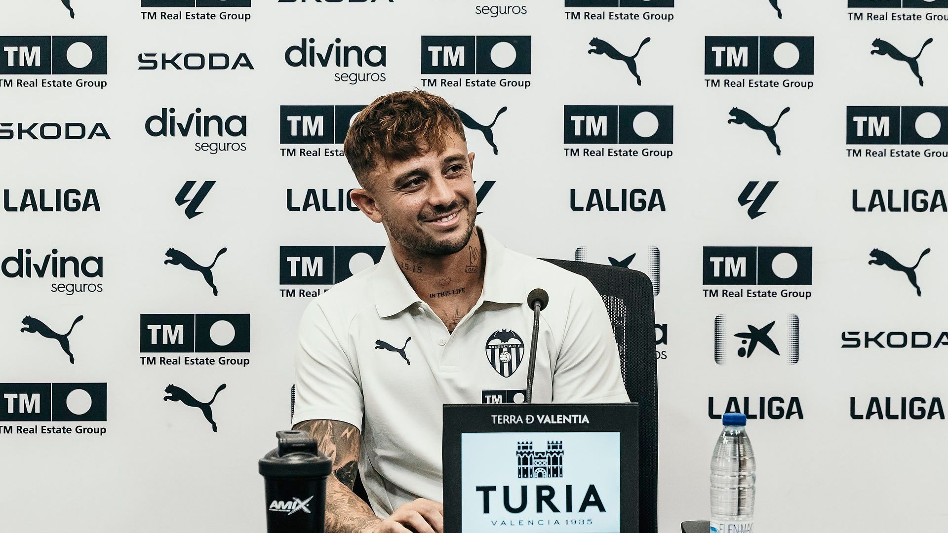 Pablo Maffeo, presentado como jugador del Valencia CF