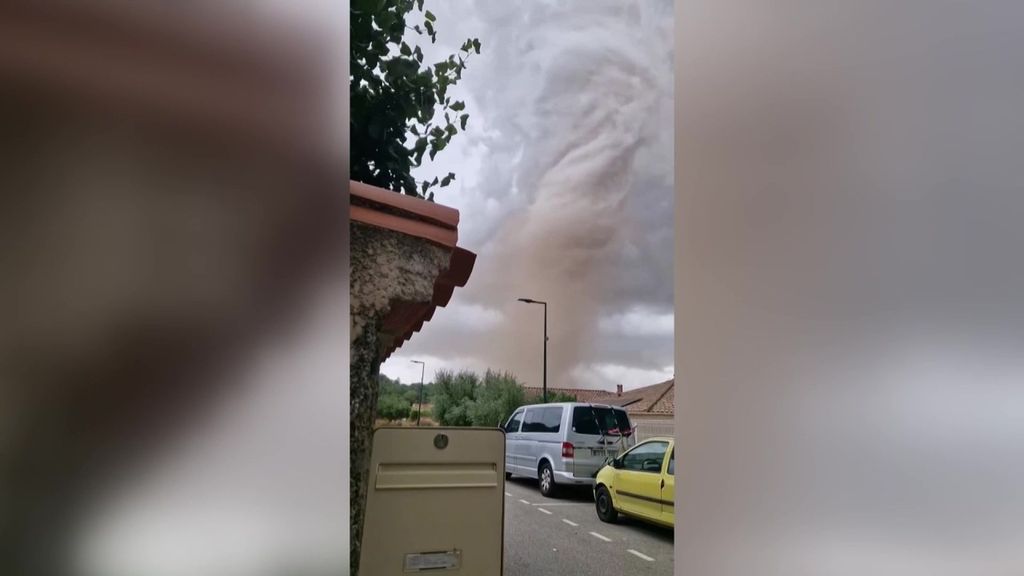 Un potente tornado arrasa zonas de la región francesa de Aude, en la región de Occitania