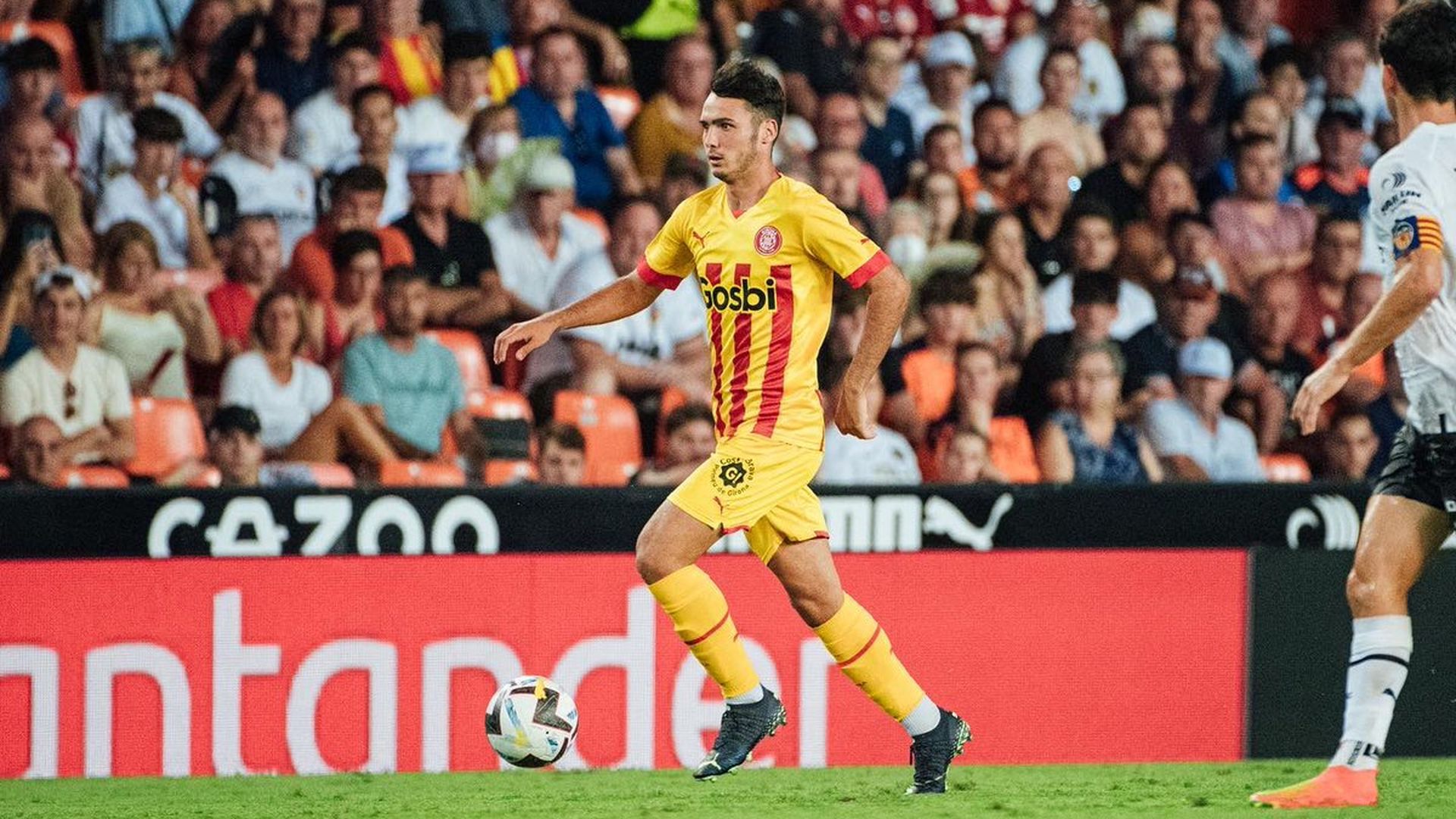 Arnau Martínez debutó en Mestalla