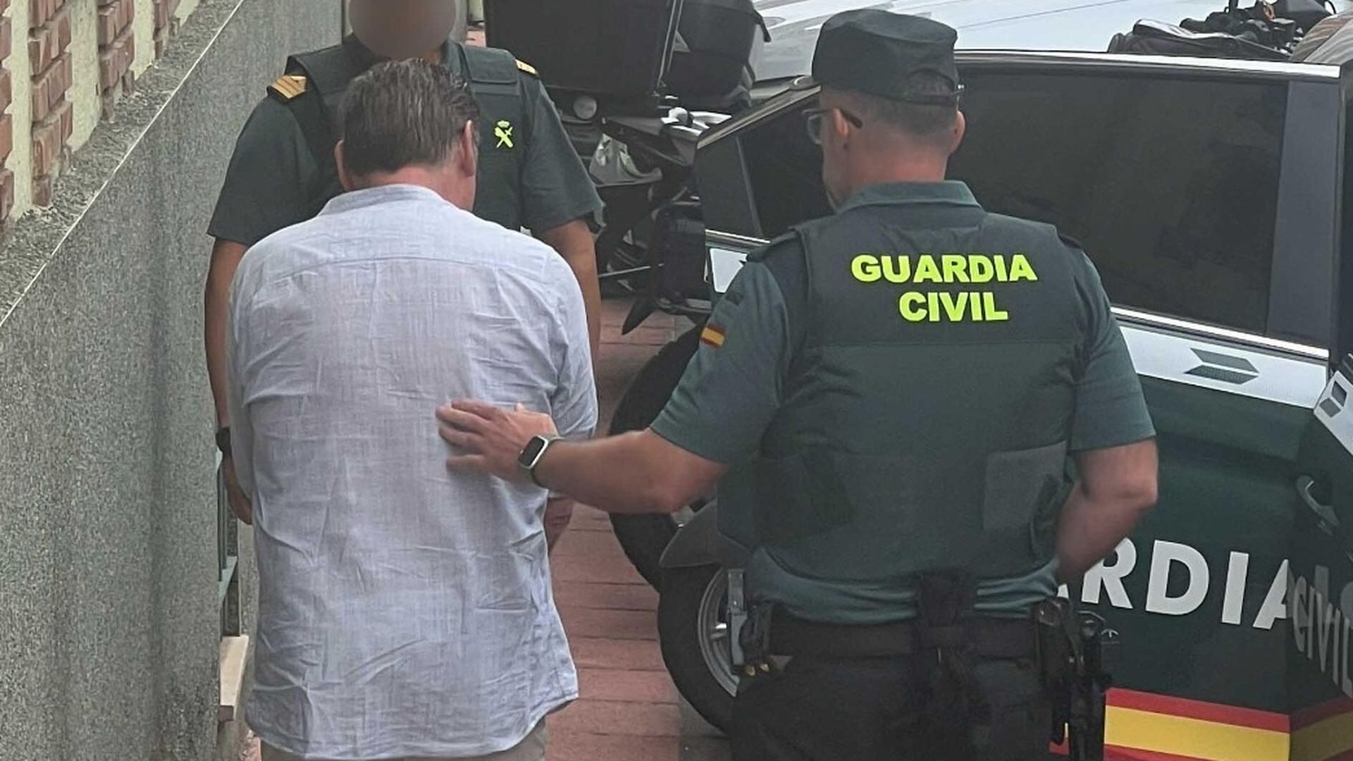 Detenidos una mujer y su pareja por el homicidio del tío de ella en Arganza, en León: encontraron su cuerpo en una finca Detenidos una mujer y su pareja por el homicidio del tío de ella en Arganza, en León: encontraron su cuerpo en una finca