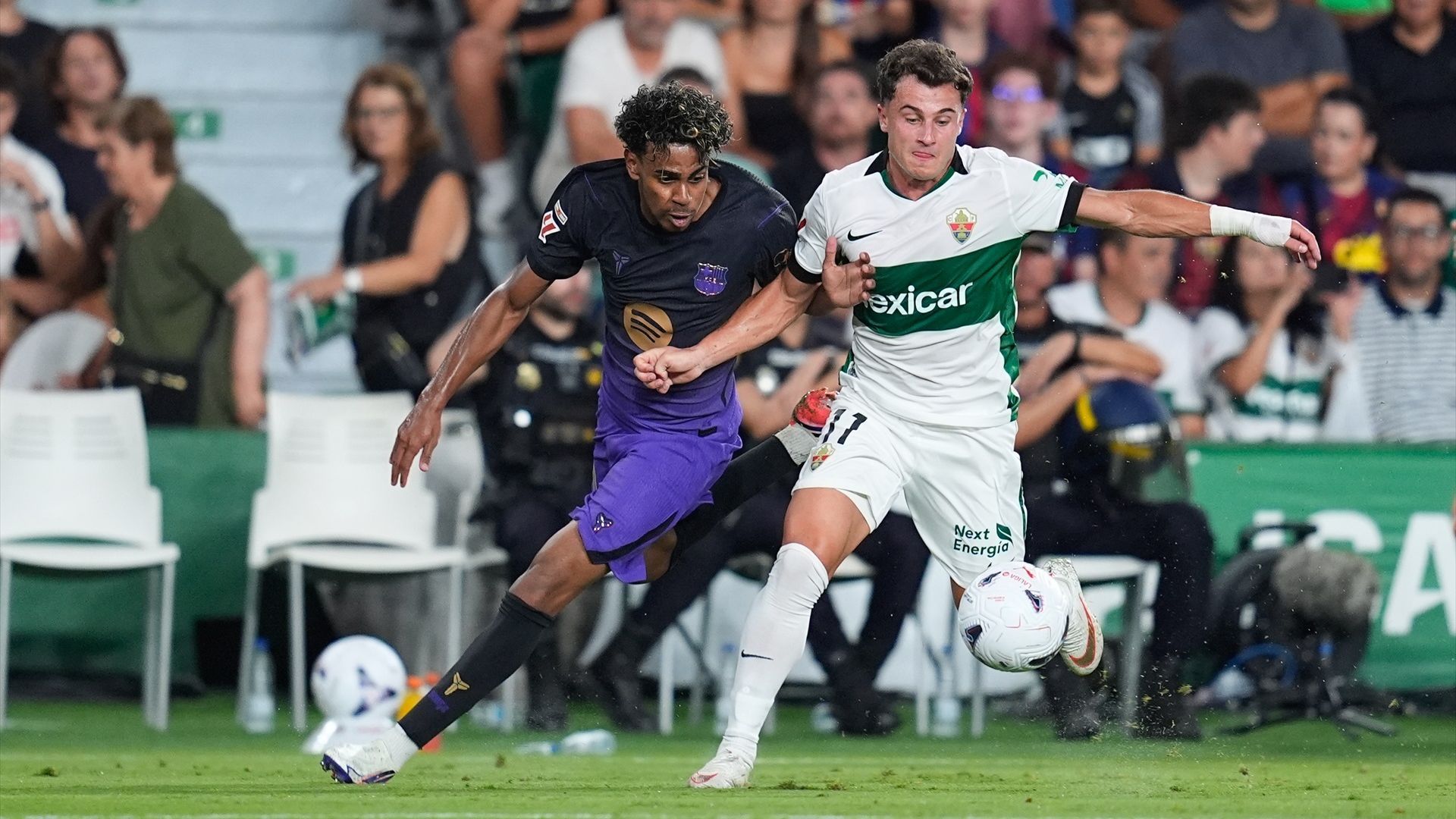 Germán Valera y Lamine Yamal en el Elche - Barcelona de la jornada 2