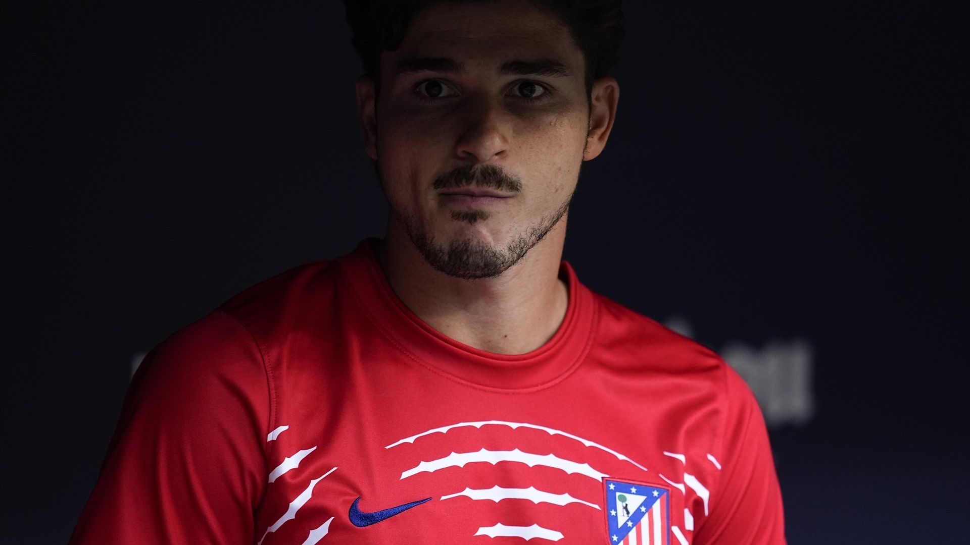 Julián Álvarez, en el banquillo del Atlético de Madrid Julián Álvarez, en el banquillo del Atlético de Madrid