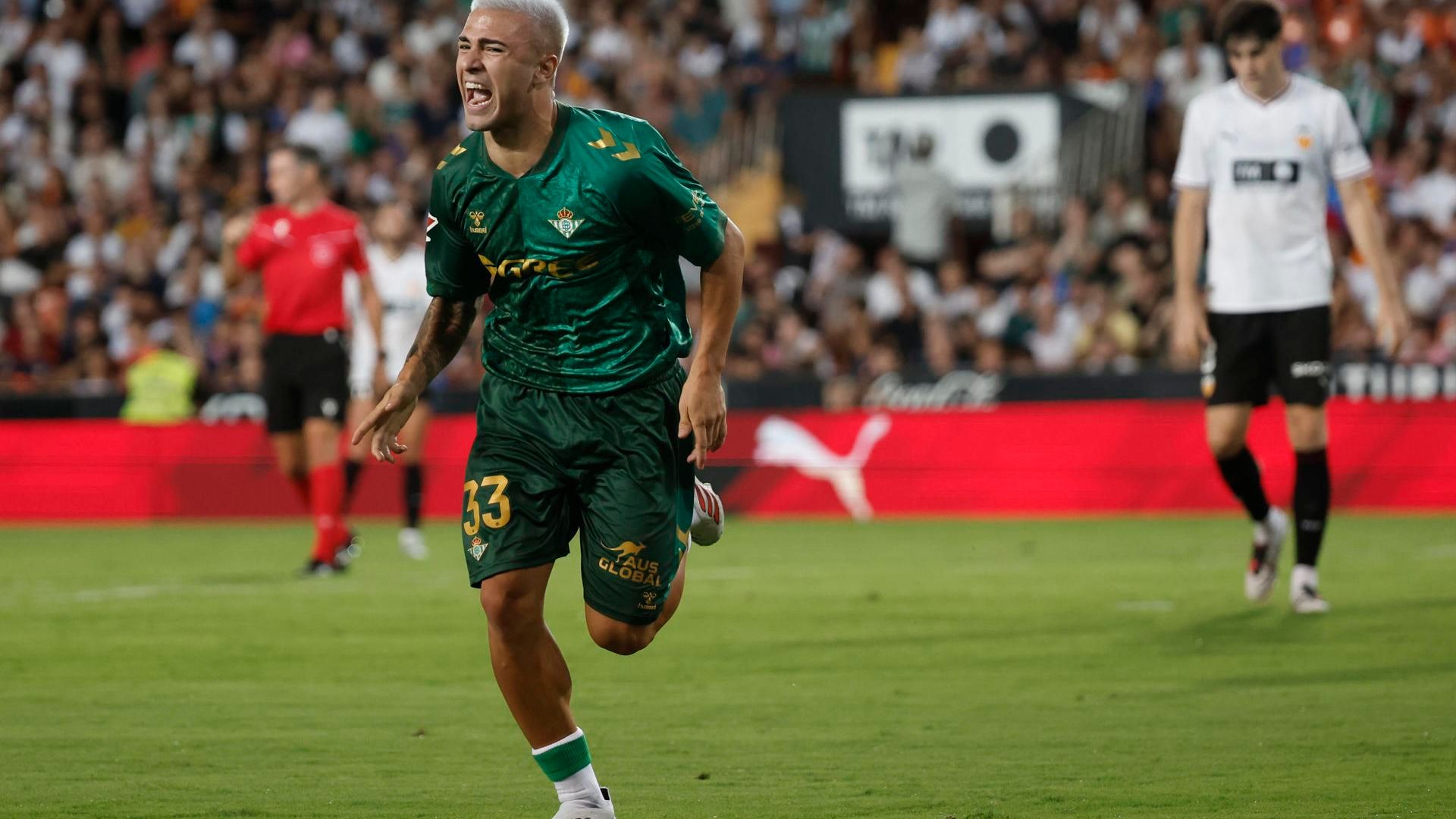 Pablo García celebra su gol al Valencia