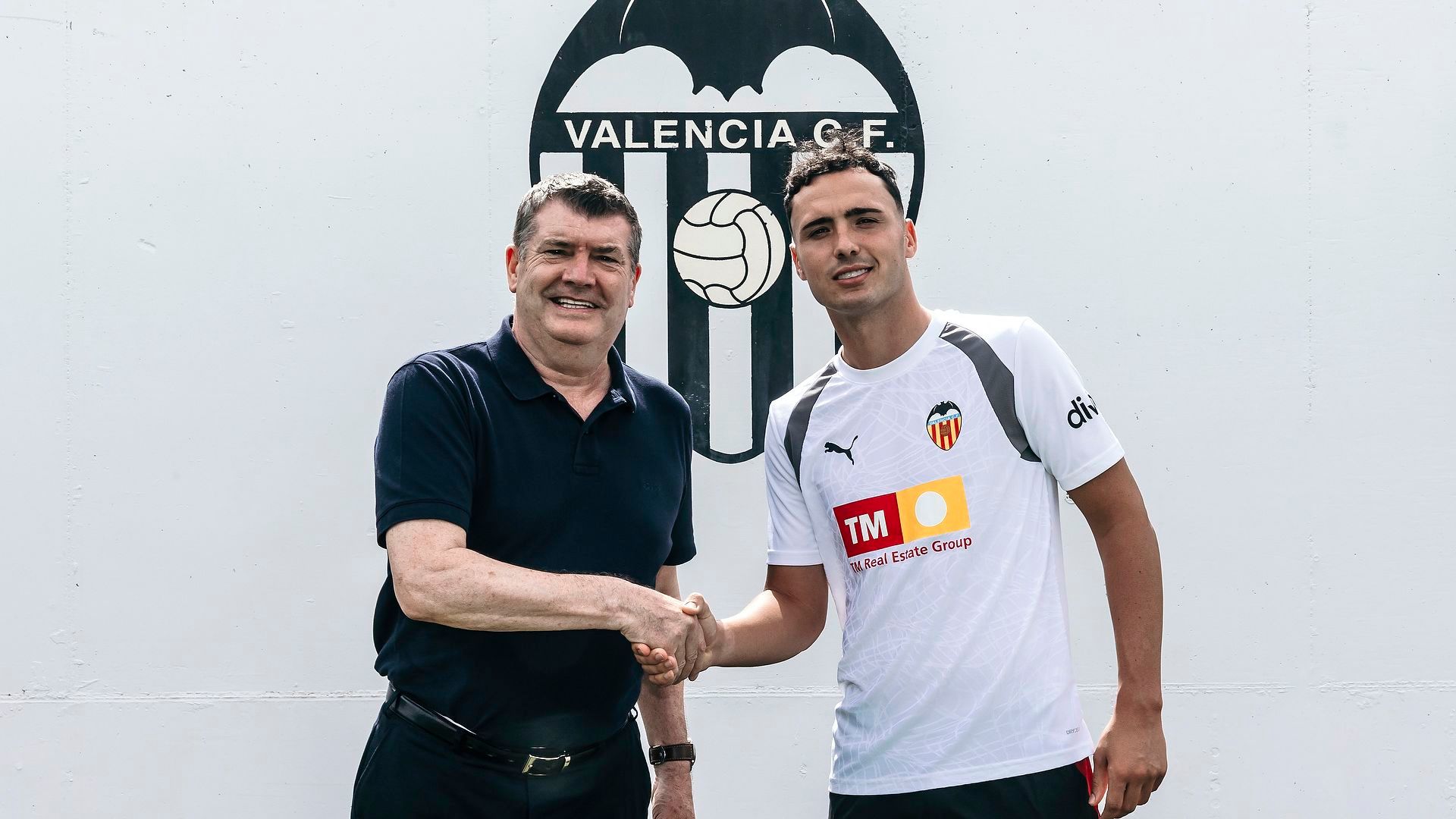 Arnau Martínez ya es jugador del Valencia CF