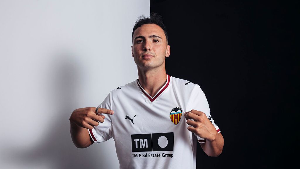 Arnau Martínez ya es jugador del Valencia CF