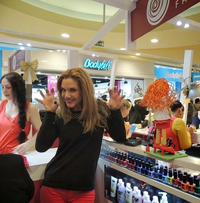 Beatriz Trapote en uno de sus centros de estética de uñas