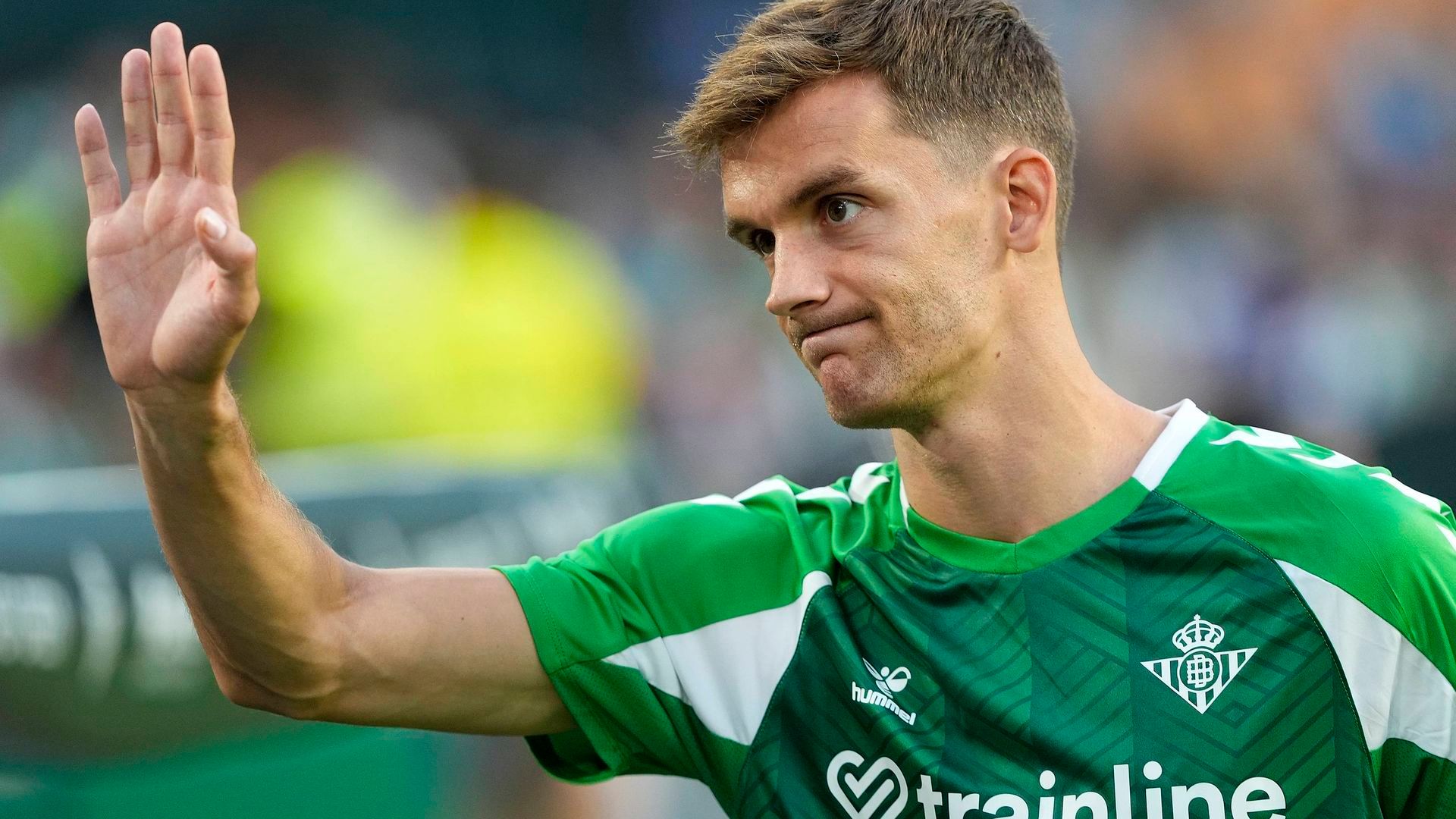 Diego Llorente, en el calentamiento del Betis