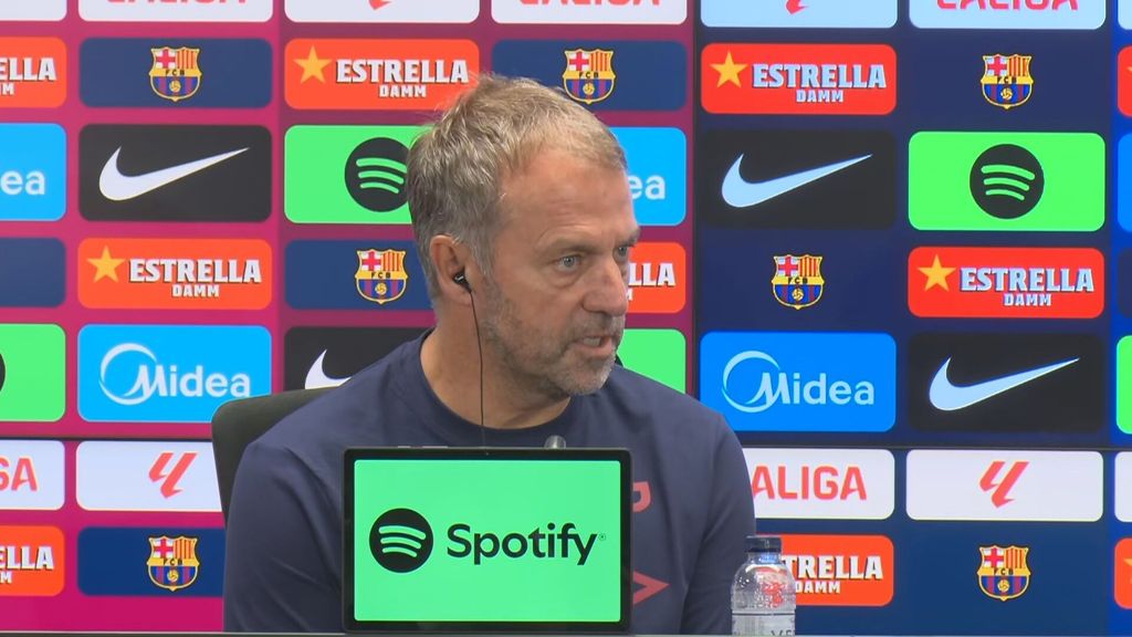 Hansi Flick responde al fichaje de Julián Álvarez y la salida de Alejandro Balde del FC Barcelona