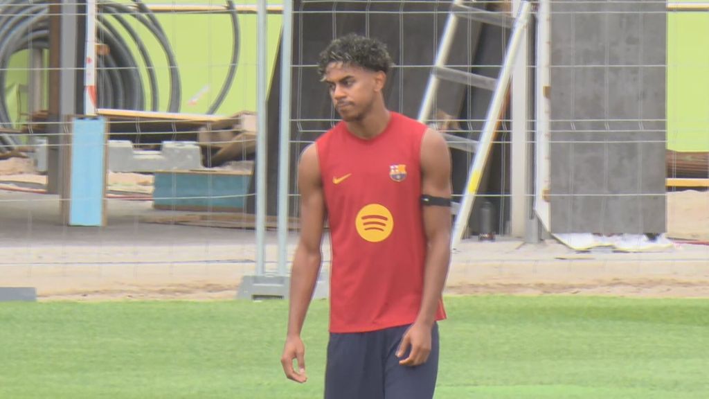 Lamine Yamal no recupera la sonrisa: otra vez muy serio en el entrenamiento