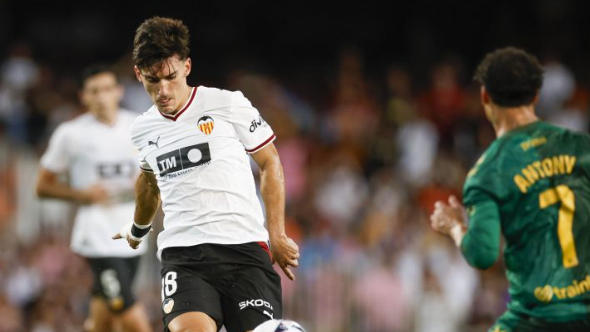 Pepelu ante el Betis