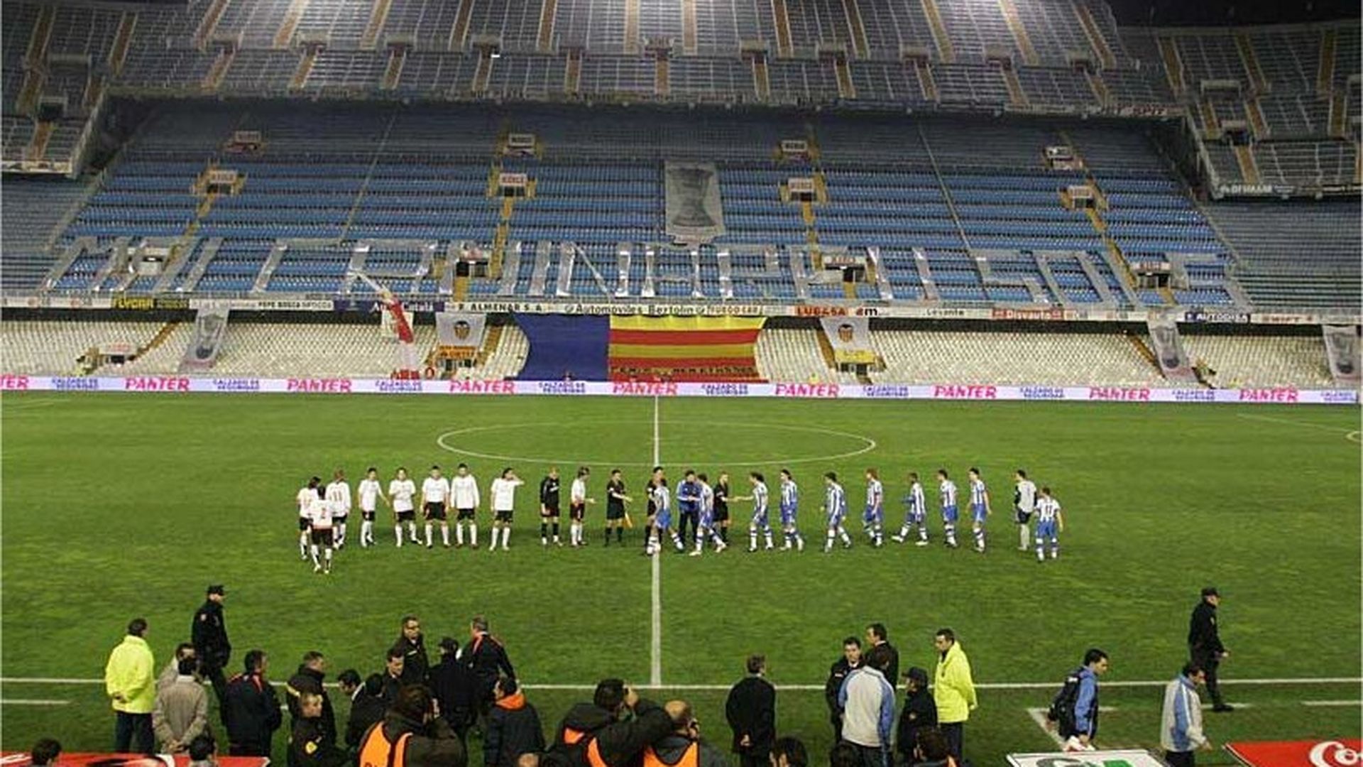 Un Valencia-Depor a puerta cerrada por el monedazo