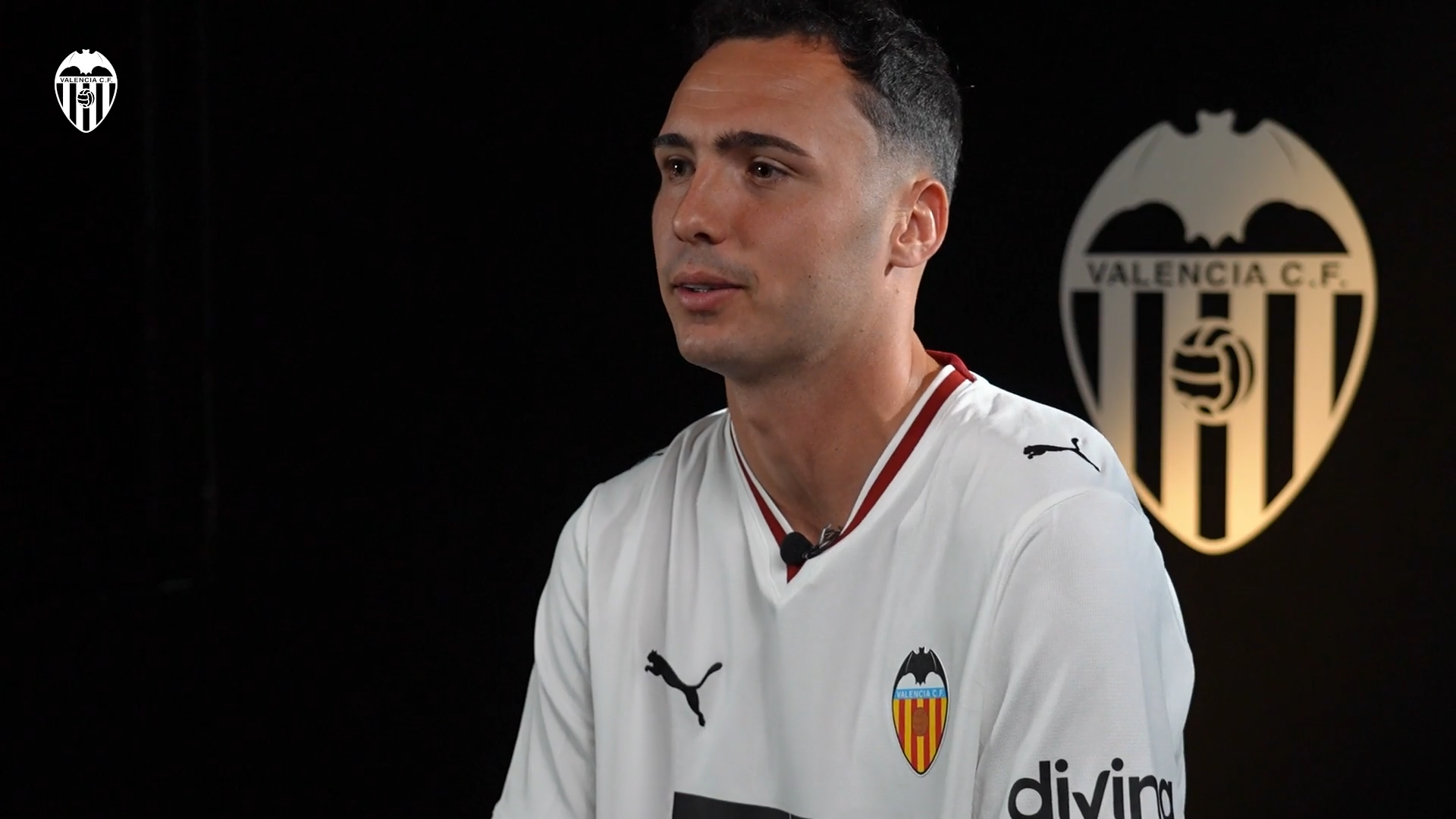 Arnau Martínez, primera entrevista como jugador del Valencia CF