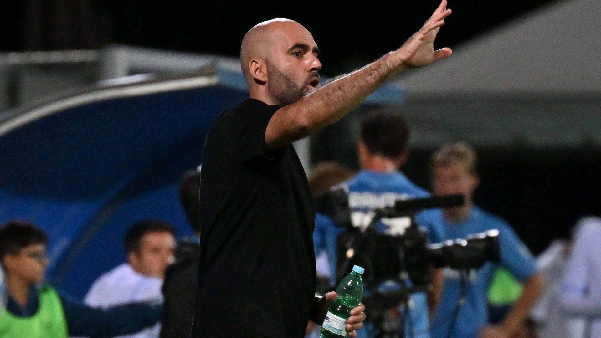 Claudio Giraldez organiza al RC Celta en LALIGA Claudio Giraldez organiza al RC Celta en LALIGA