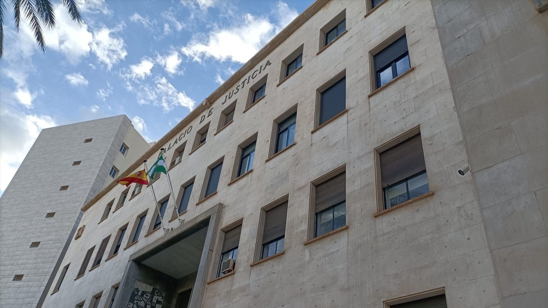 Condenado por agredir sexualmente a su hermana tras amenazarla con contar a los Testigos de Jehová que había tenido relaciones fuera del matrimonio Condenado por agredir sexualmente a su hermana tras amenazarla con contar a los Testigos de Jehová que había tenido relaciones fuera del matrimonio