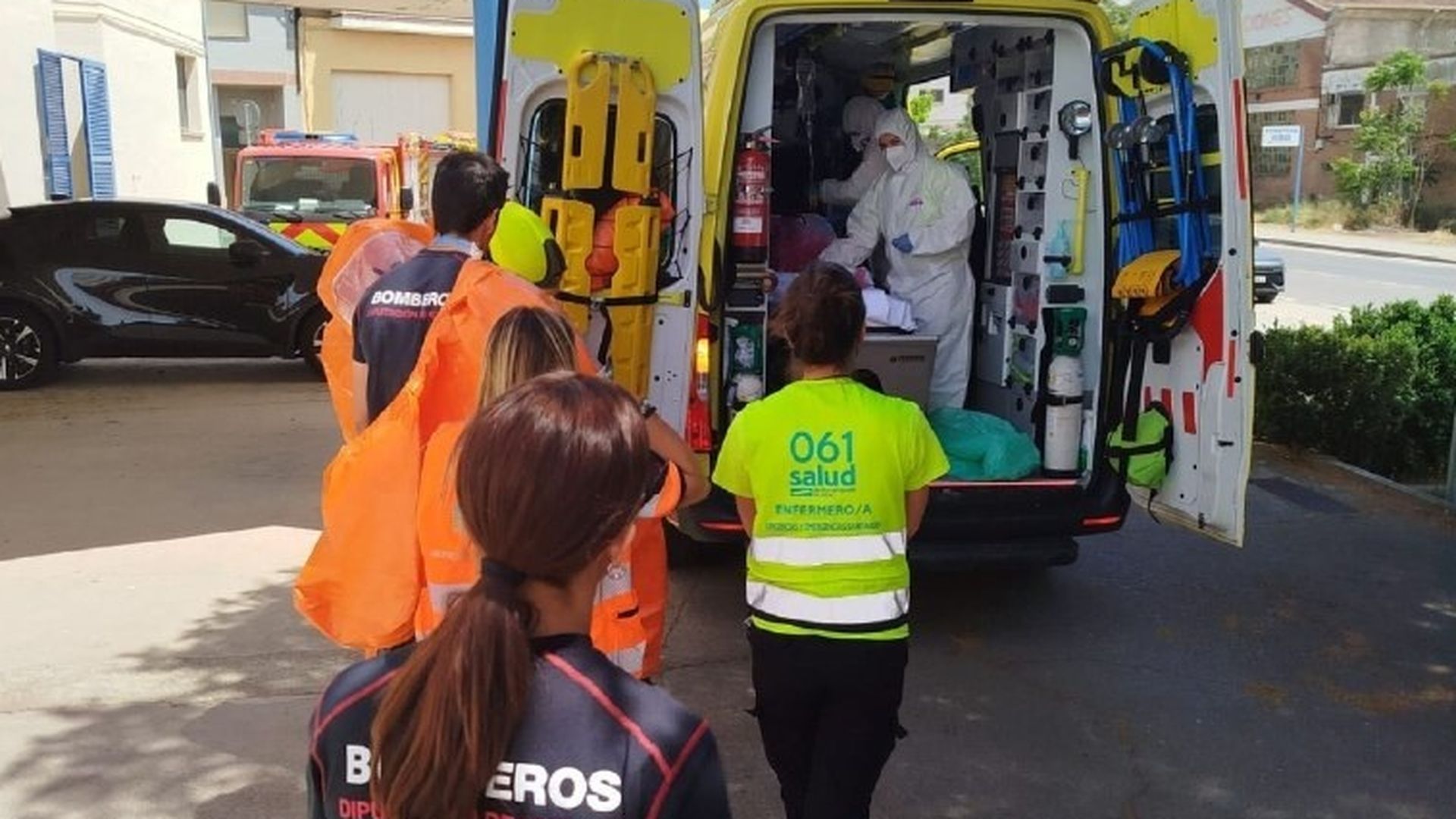Dos trabajadores atrapados tras derrumbarse un edificio en obras en Sariñena, en Huesca Dos trabajadores atrapados tras derrumbarse un edificio en obras en Sariñena, en Huesca