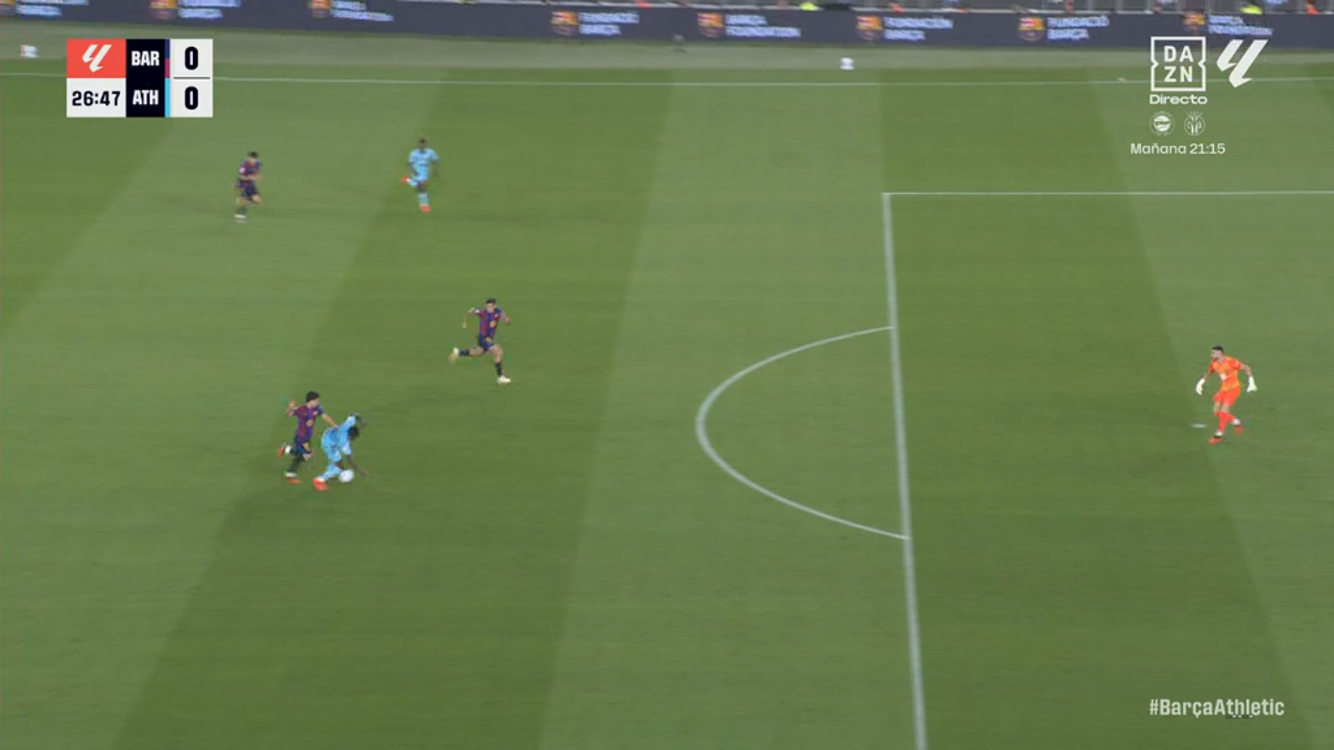 La falta de Xavi Espart a Iñaki Williams