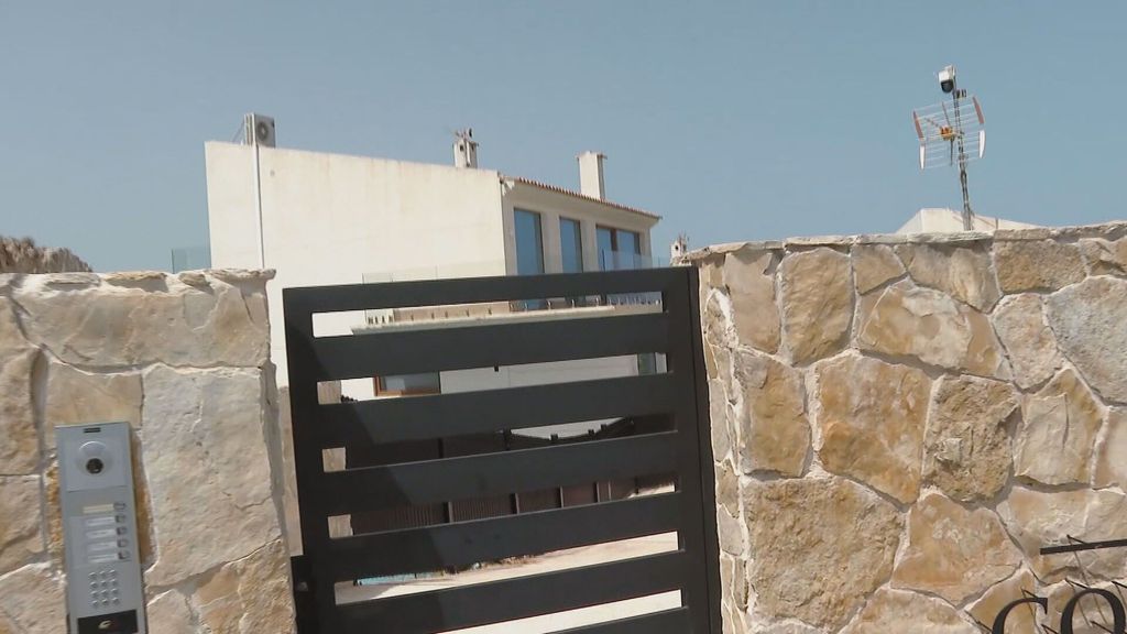 Los hijos del matrimonio muerto en Cullera no escucharon ruidos sospechosos ni gritos de auxilio: las cámaras también descartan más implicados