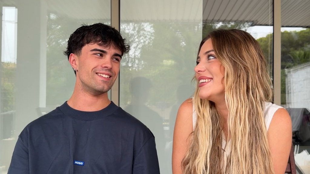 Claudia Chacón y su novio Sergio confiesan si alguna vez han hecho un trío