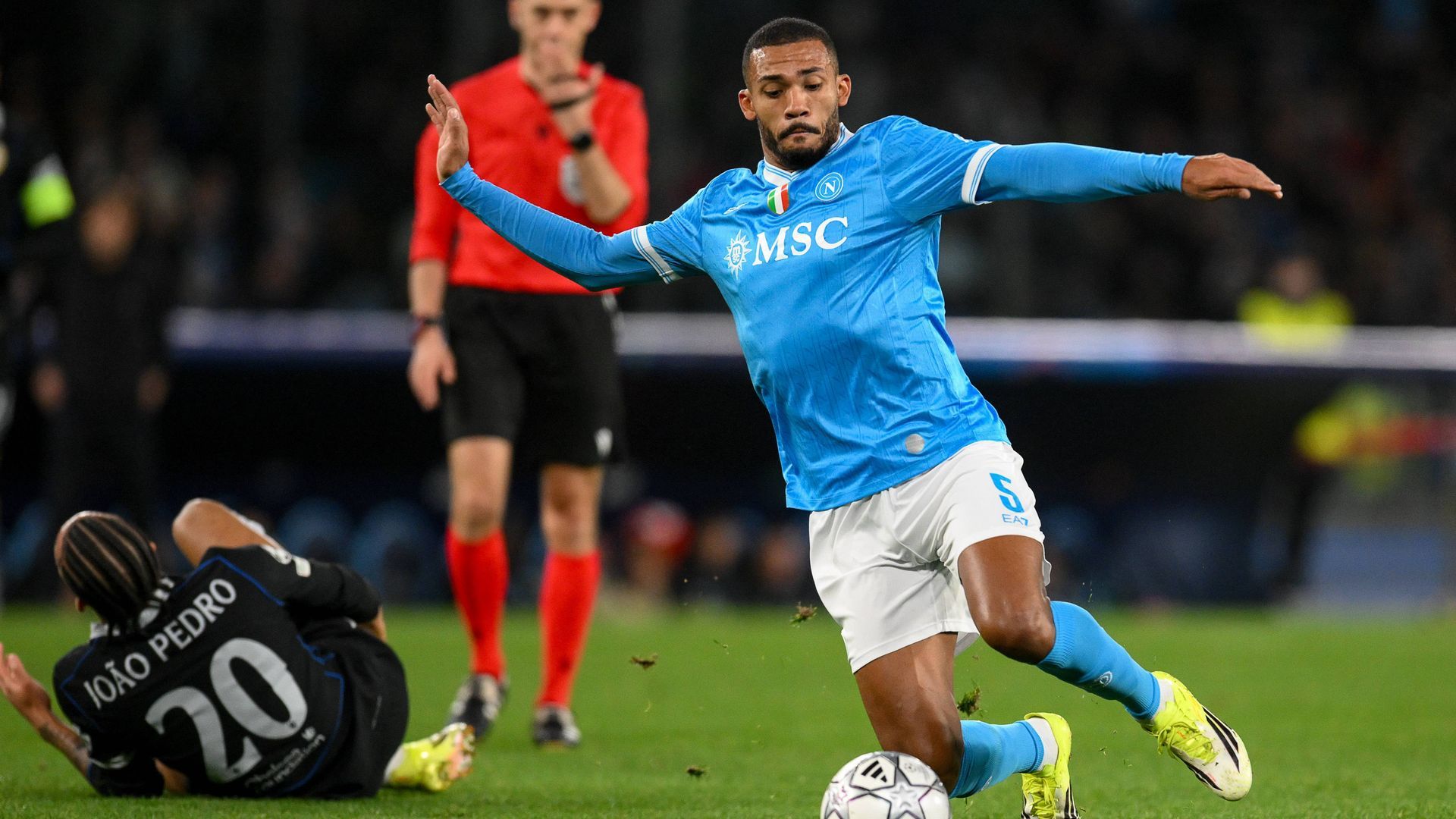 Juan Jesus, durante un partido con el Nápoles.