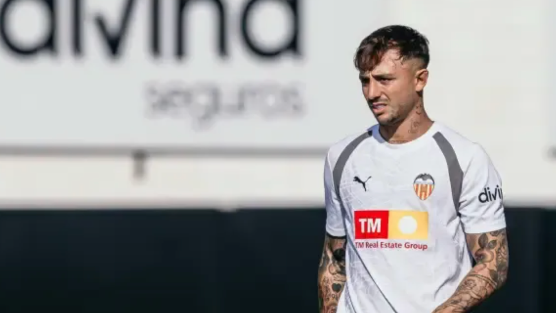 Maffeo entrenando con el Valencia CF