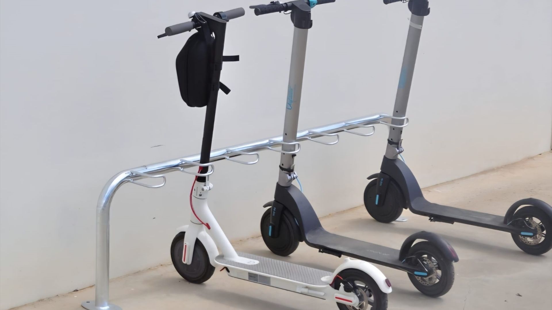 Muere una joven de 21 años que circulaba en un patinete eléctrico en Sanlúcar de Barrameda, en Cádiz Muere una joven de 21 años que circulaba en un patinete eléctrico en Sanlúcar de Barrameda, en Cádiz