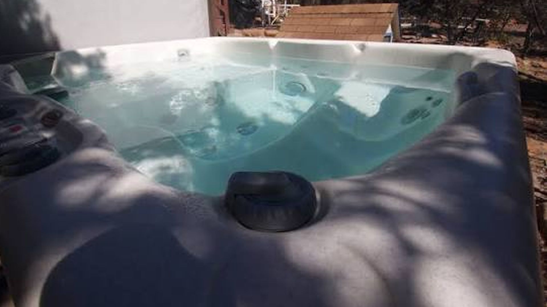 La desgracia del matrimonio muerto en Cullera: un fallo en el sistema de absorción del jacuzzi acabó electrocutándolos