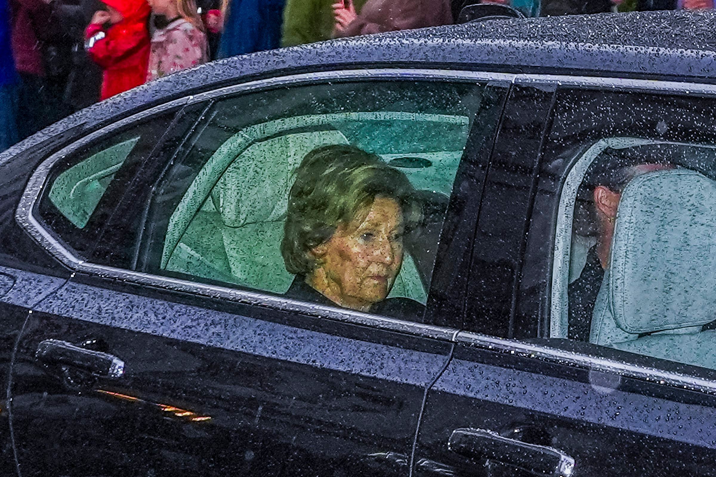 La reina Sonia, acompañada por su hija, Marta Luisa