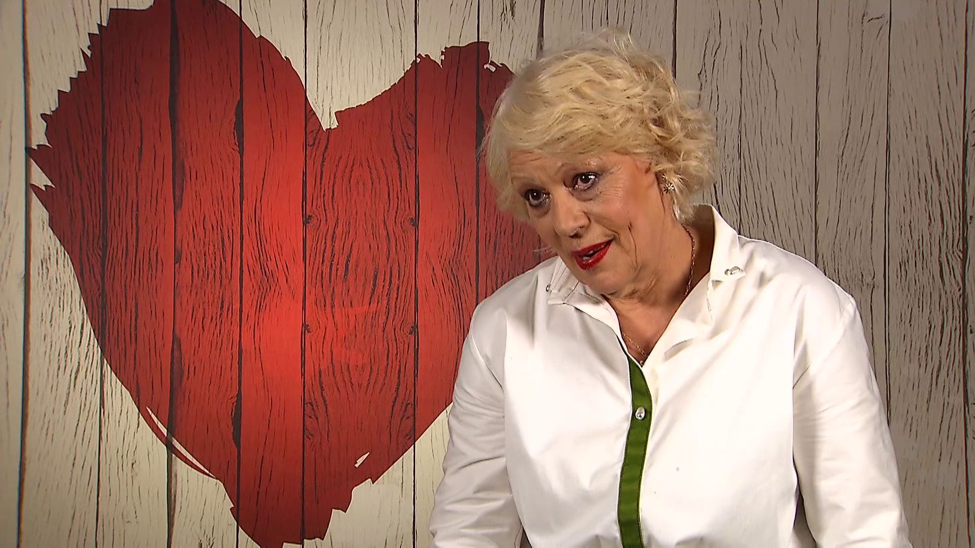 Maripaz busca un hombre elegante porque Tinder no le ha salido como ella esperaba: “Me dejó porque él tenía 50 y yo 70” First Dates Temporada 8 Citas completas 402