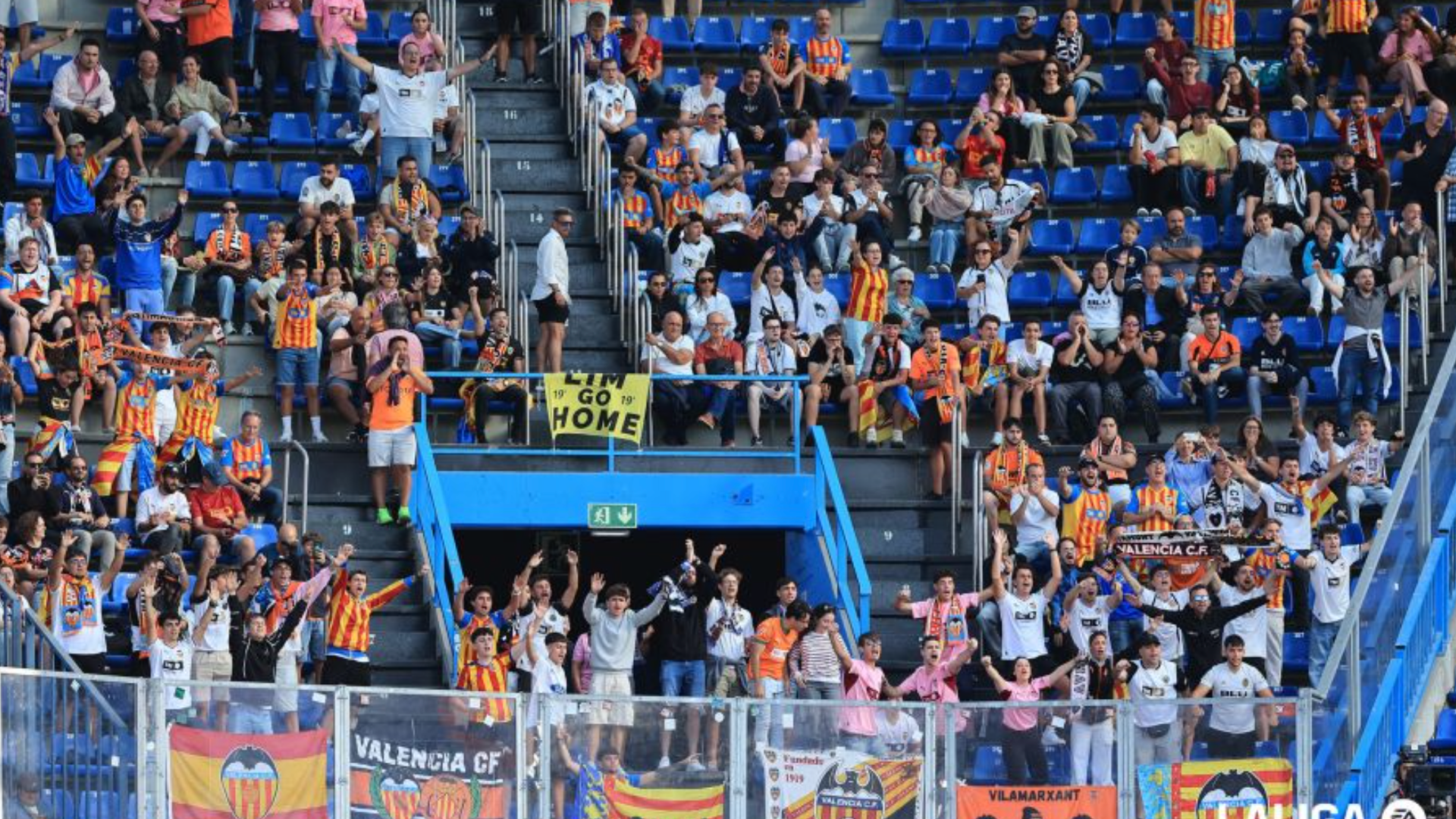 Afición del Valencia CF en Riazor