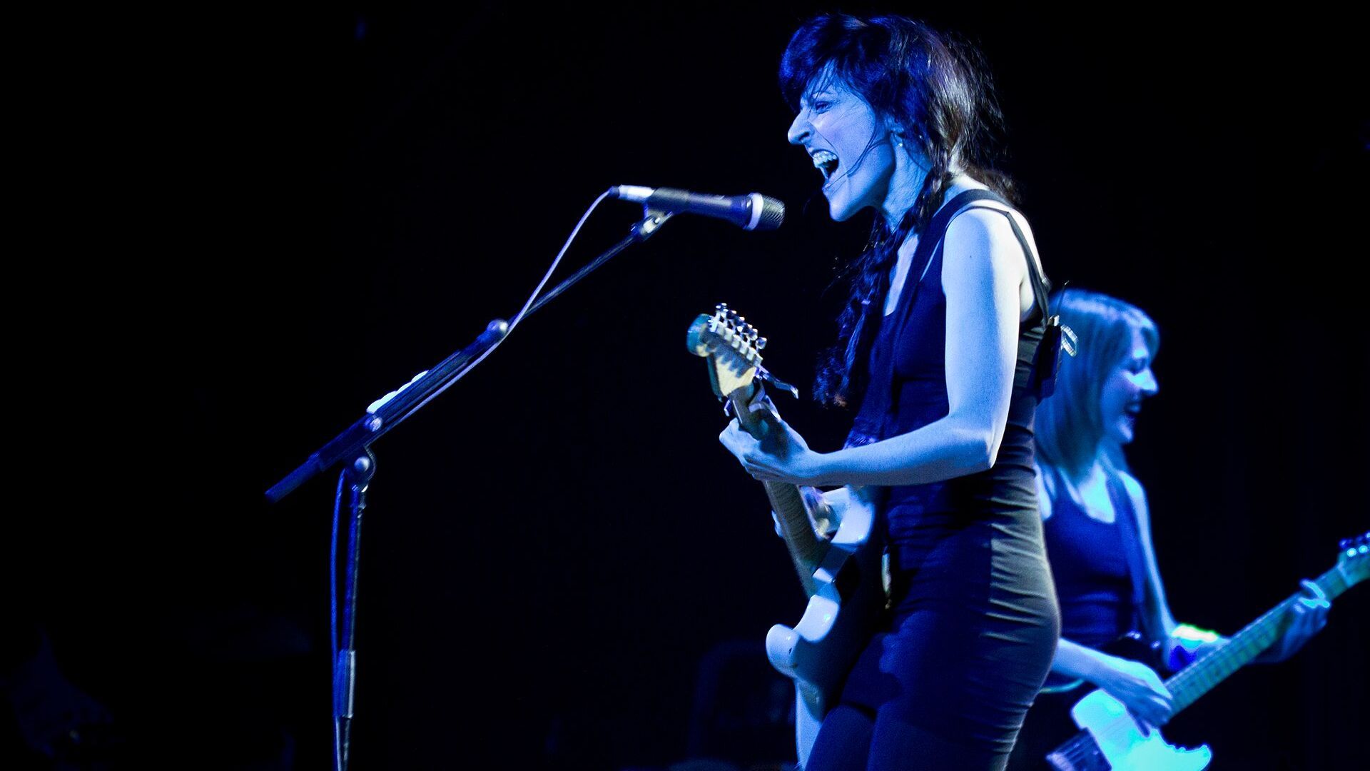 Cristina Llanos, cantante de Dover, publica su libro de memorias el próximo 2 de septiembre Cristina Llanos, cantante de Dover, publica su libro de memorias el próximo 2 de septiembre