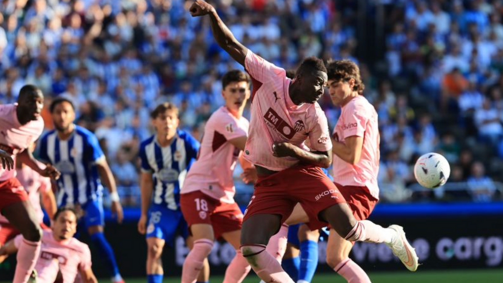 Corberán habla de las bajas, los fichajes y la vuelta de Foulquier antes del Deportivo