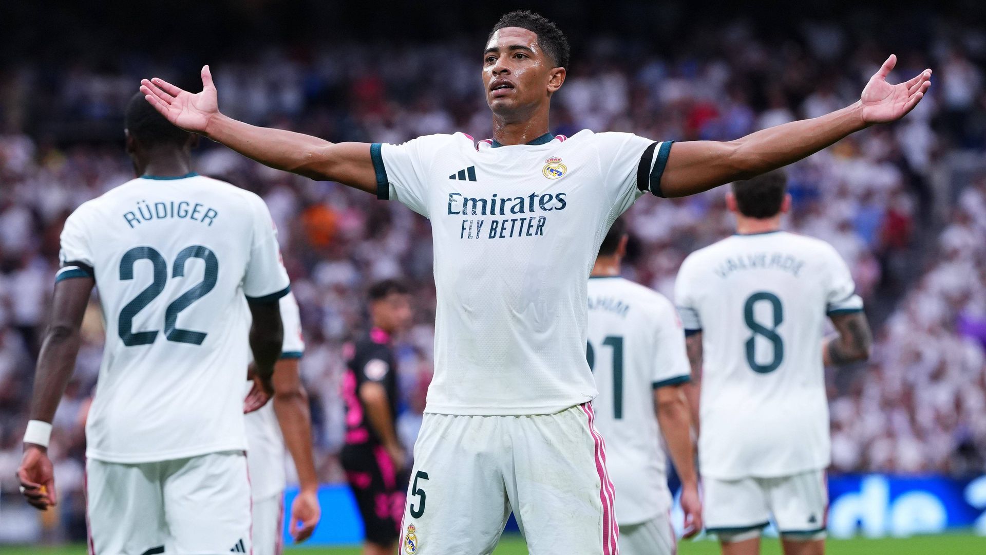 Jude Bellingham celebra su gol en el Real Madrid-Málaga