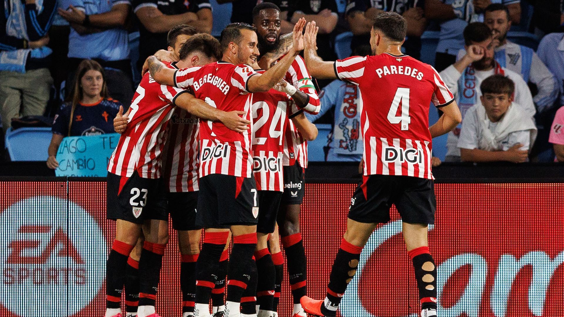 Los jugadores del Athletic celebran un gol al Celta