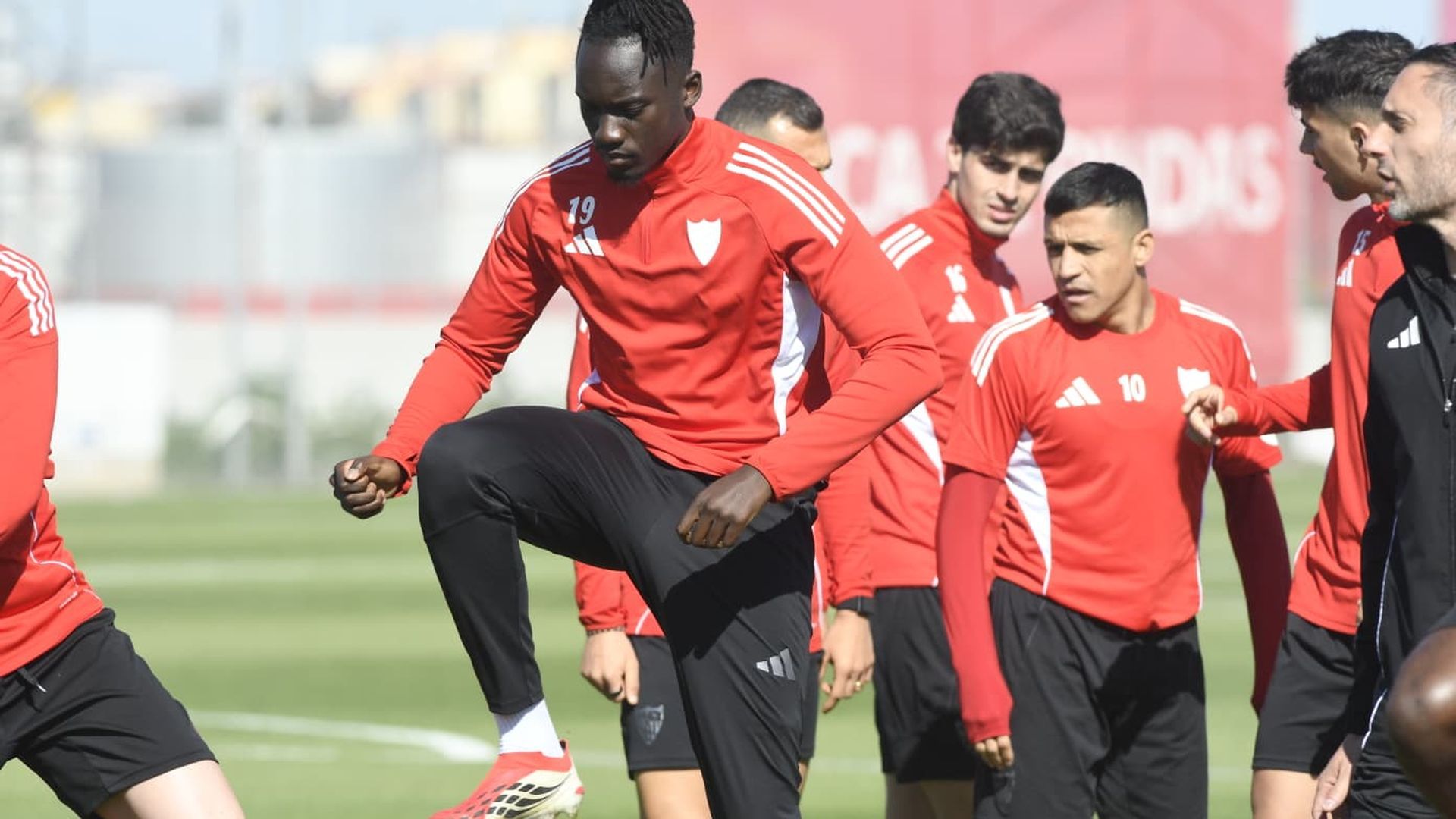 Batista Mendy, en el entrenamiento del Sevilla