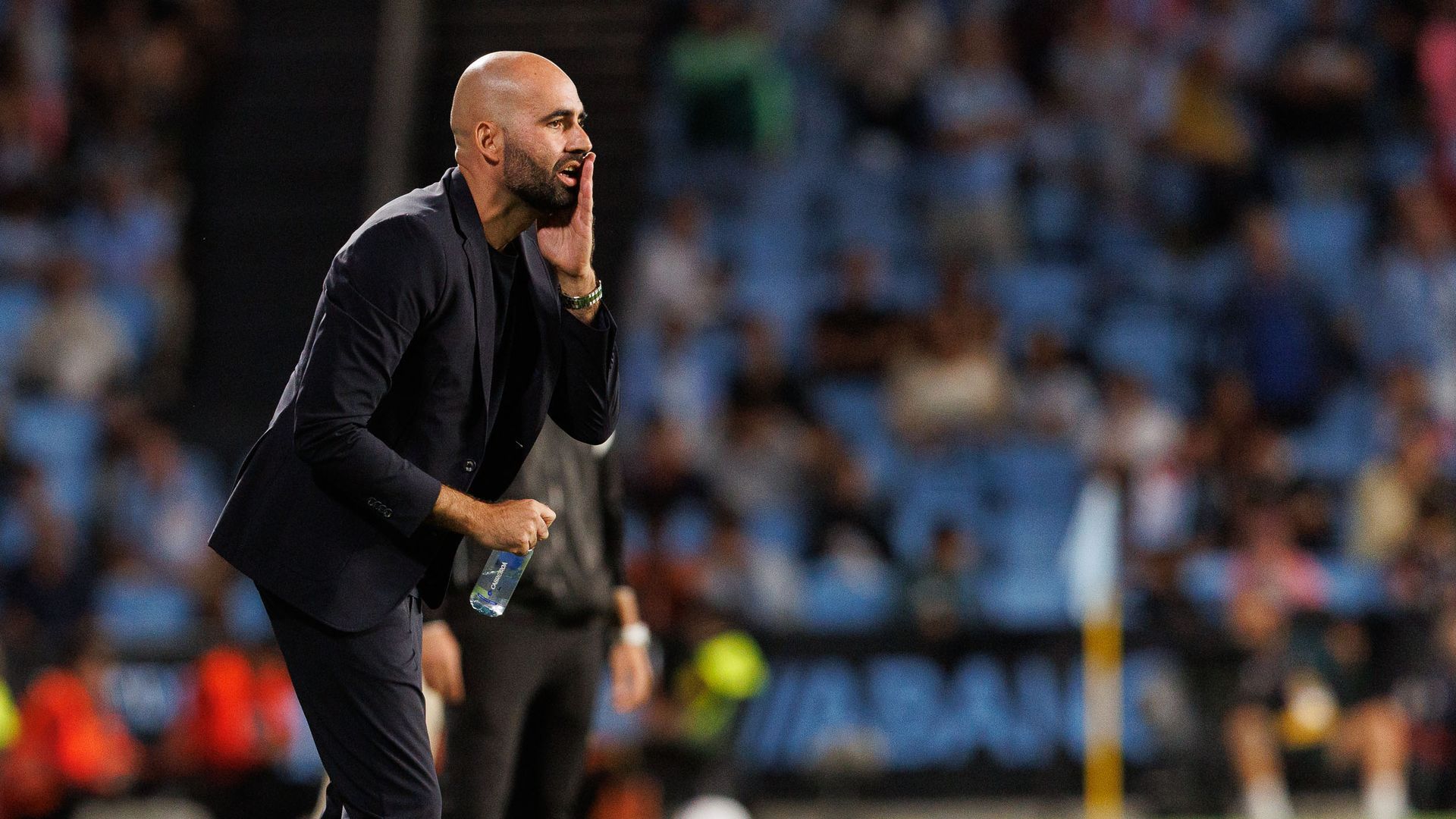 Claudio Giráldez da indicaciones durante el Celta-Athletic Claudio Giráldez da indicaciones durante el Celta-Athletic