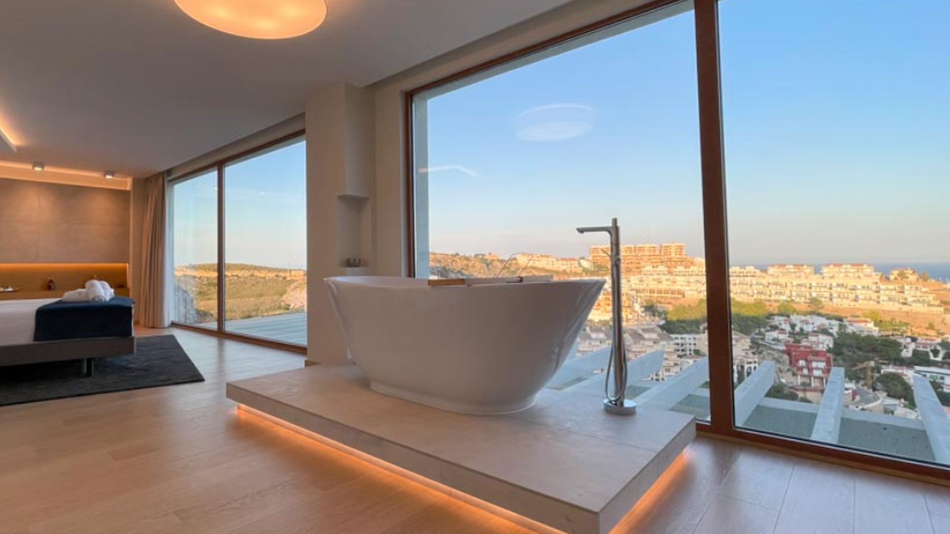 Giro en la investigación de la pareja fallecida en un jacuzzi en Cullera: la autopsia señala un fallo cardiaco provocado por el pánico y la extenuación Giro en la investigación de la pareja fallecida en un jacuzzi en Cullera: la autopsia señala un fallo cardiaco provocado por el pánico y la extenuación