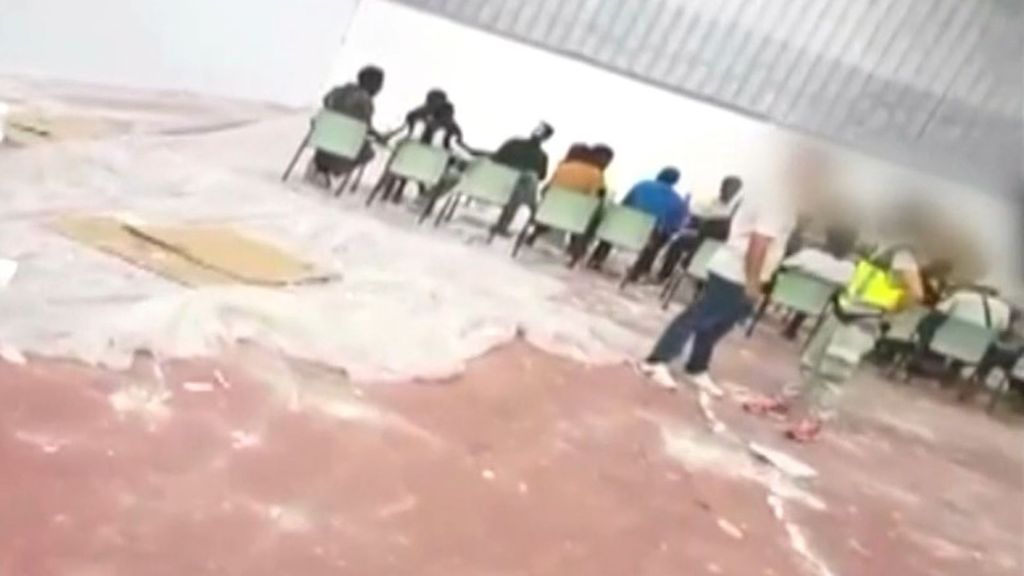 Las pésimas condiciones del Centro de Extranjeros de Ceuta: "Tenemos cuatro ordenadores y necesitamos 14"