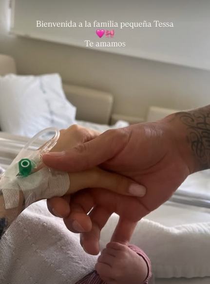 La foto con la que Alejandra Rubio ha anunciado el nacimiento de su hija