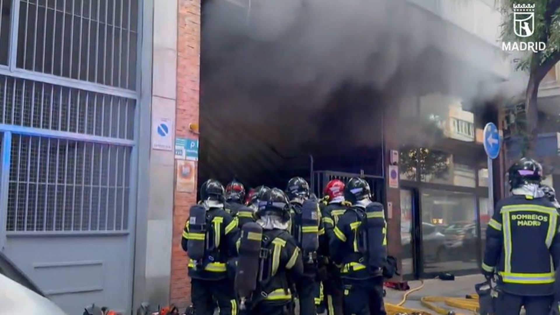 Muere un joven de 25 años tras incendiarse unos trasteros con bicicletas eléctricas en Arganzuela