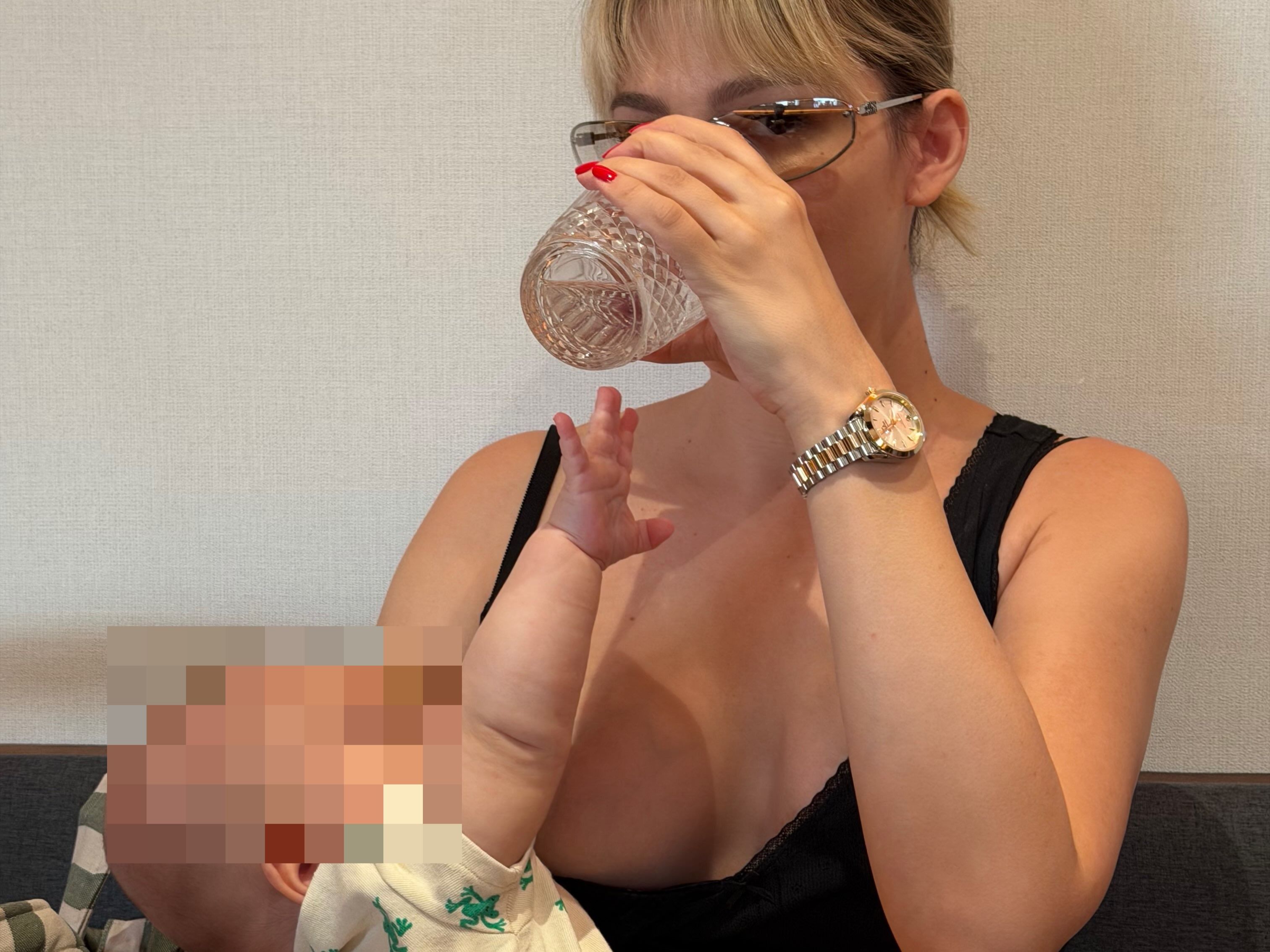 Úrsula Corberó y su hijo, Dante