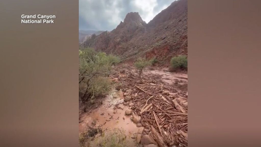 Dos muertos, un desaparecido y más de 80 turistas evacuados tras la brutal inundación del Gran Cañón, en Estados Unidos