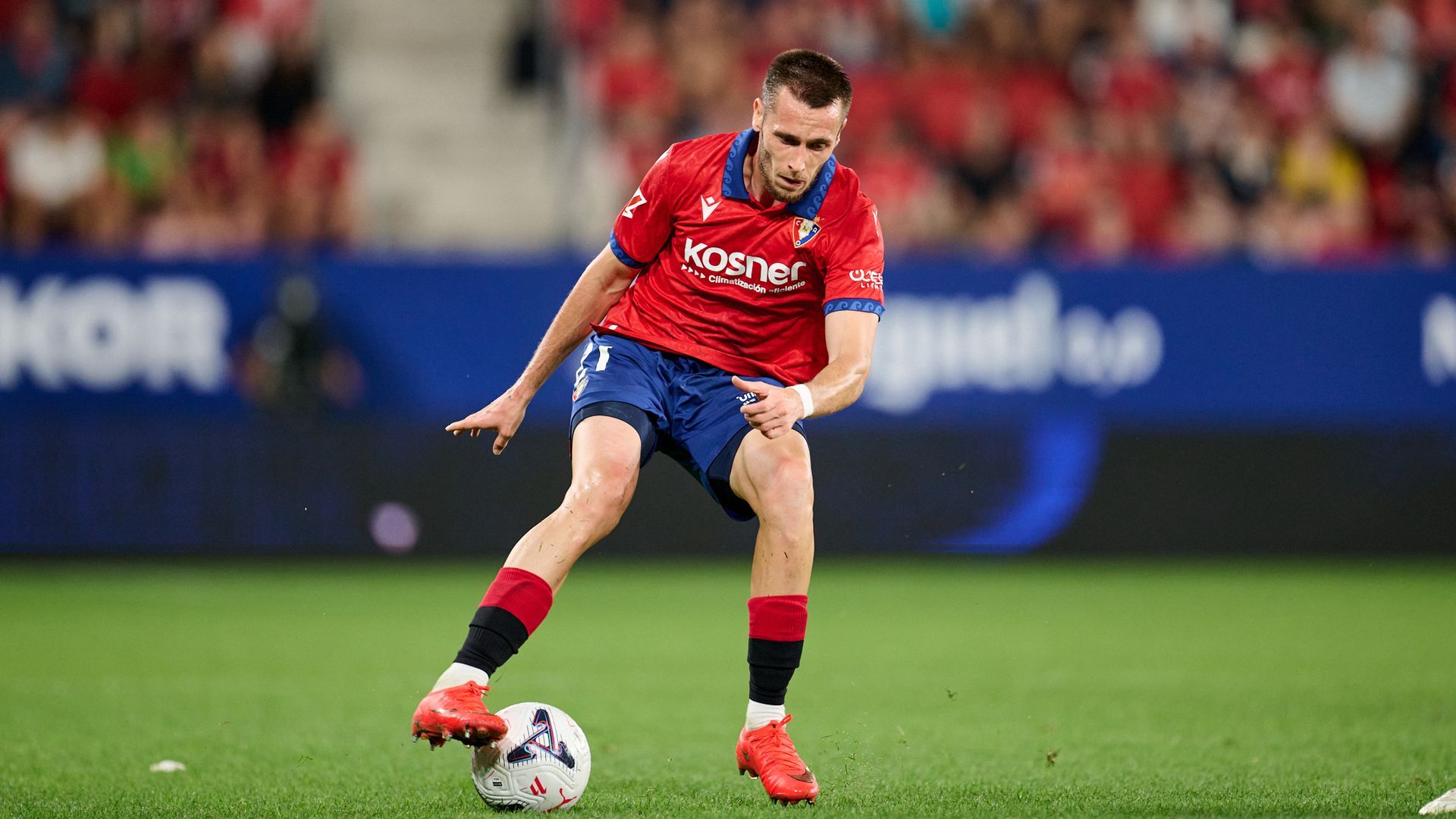 Dubasin, durante un partido con Osasuna.