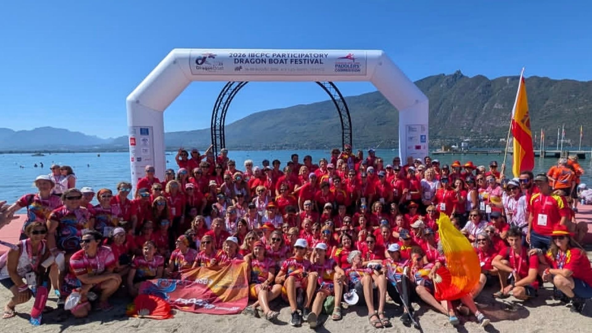 Foto de familia de la representación española en el torneo francés Foto de familia de la representación española en el torneo francés
