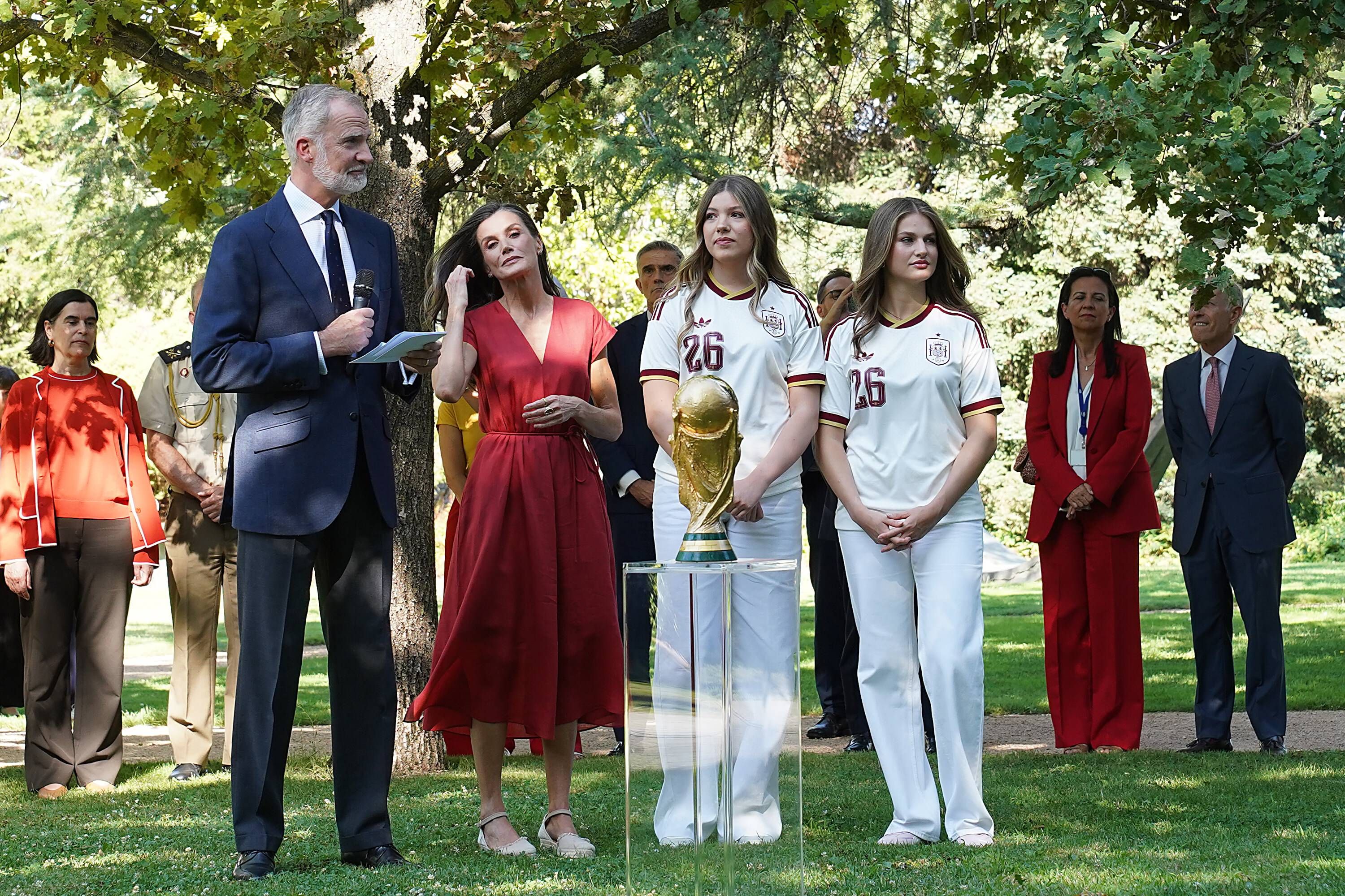 La princesa con sus padres y su hermana el día de la recepción en Zarzuela de la selección de fútbol