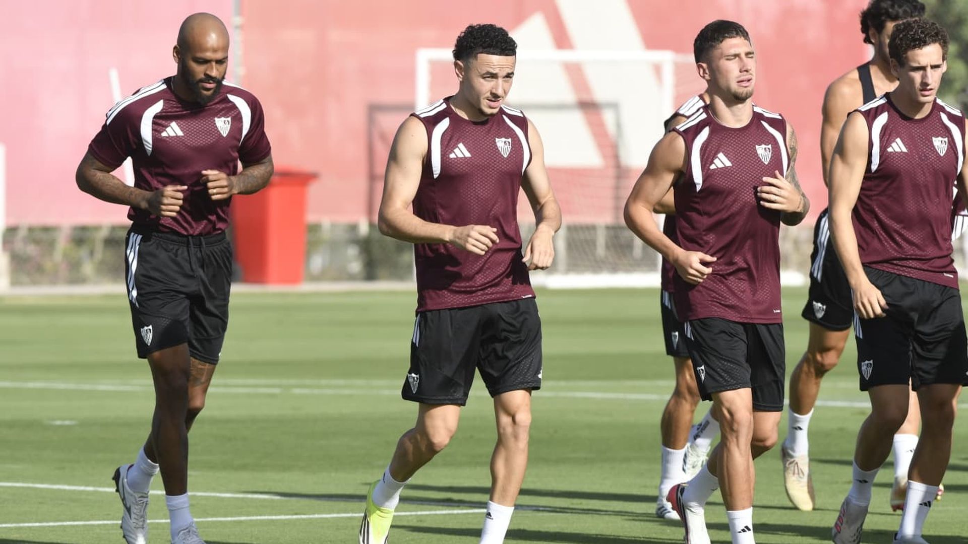 Rubén Vargas, en el entrenamiento del Sevilla en el 'deadline day'