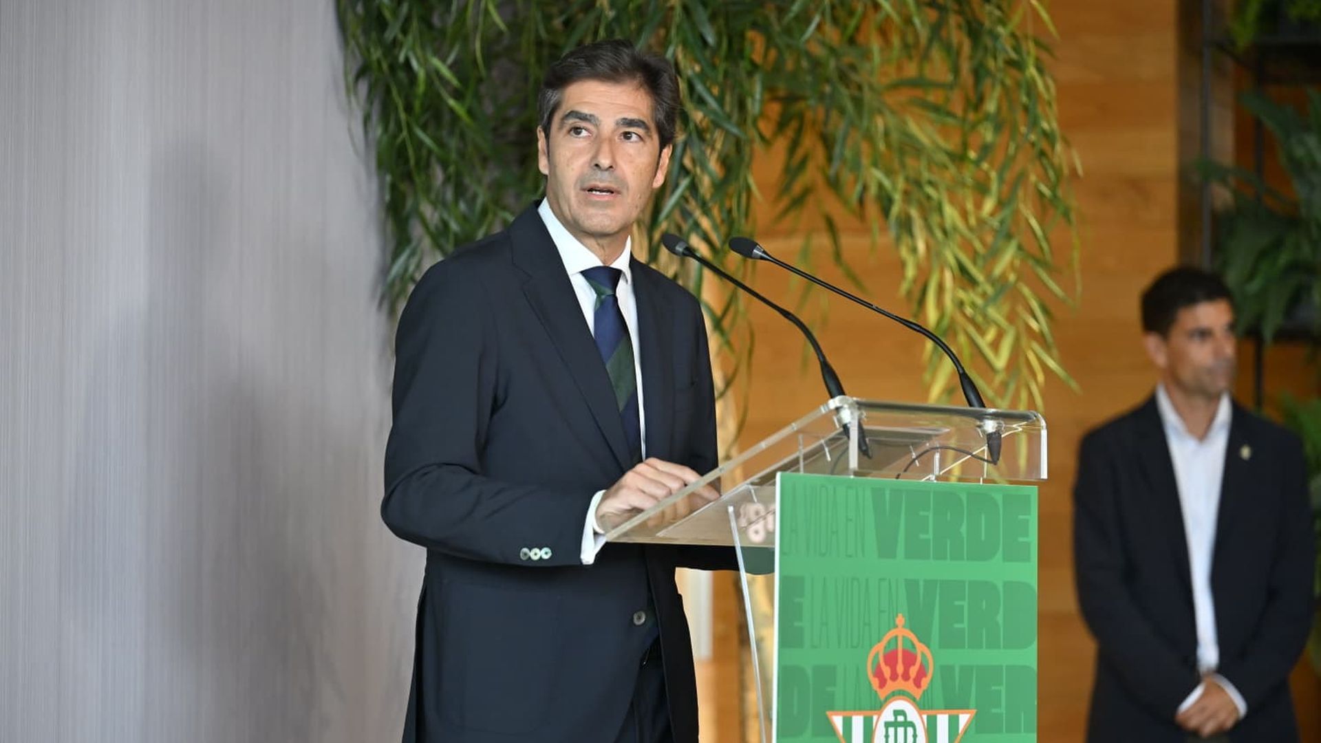 Ángel Haro, durante la presentación de Dani Ceballos y Troy Parrott. Ángel Haro, durante la presentación de Dani Ceballos y Troy Parrott.